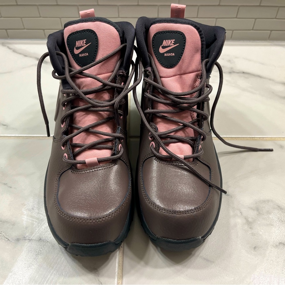 Brand new Nike boots, never worn